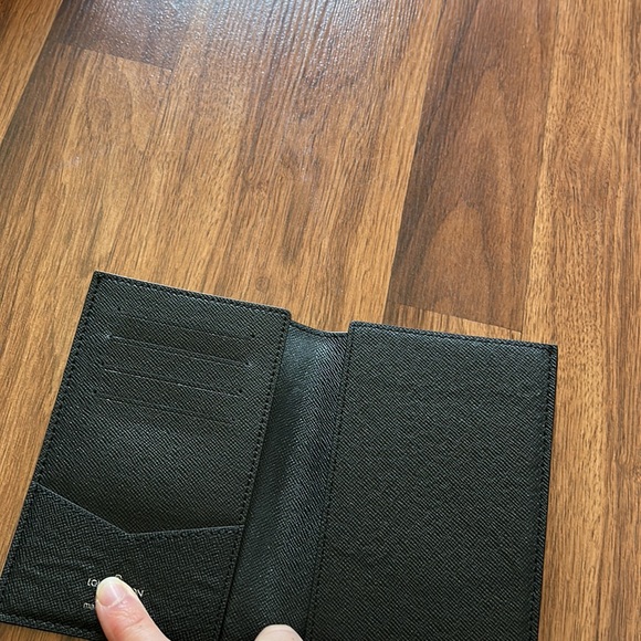 Passport cover - Picture 3 of 4